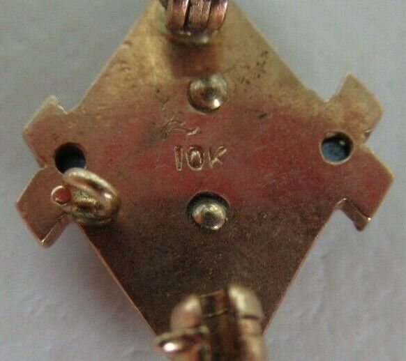 USA FRATERNITY PIN THETA KAPPA CHI. MADE IN GOLD 10K. RUBIES. 985