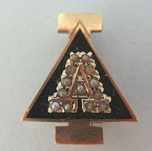 USA FRATERNITY PIN ALPHA DELTA IONA. MADE IN GOLD. 1120