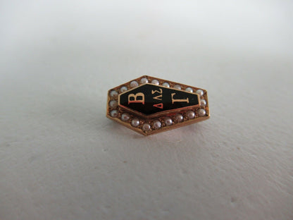 USA FRATERNITY PIN BETA GAMMA. MADE IN GOLD 14K. 1008