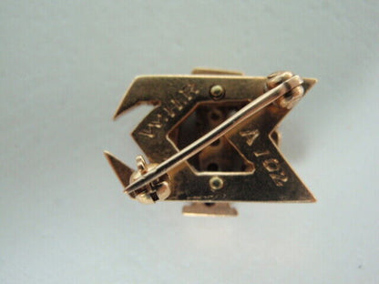 USA FRATERNITY PIN SIGMA PHI SIGMA. MADE IN GOLD. NAMED. #102. ALPHA C