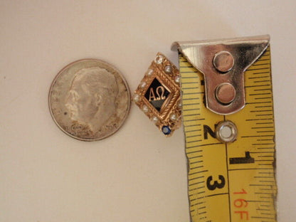 USA FRATERNITY PIN ALPHA OMEGA. MADE IN GOLD 4.33G DIAMOND & SAPPHIRE.