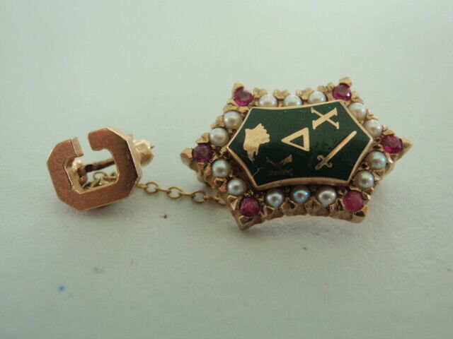 USA FRATERNITY PIN KAPPA DELTA XI. MADE IN GOLD. DATED 1970. NAMED. MA