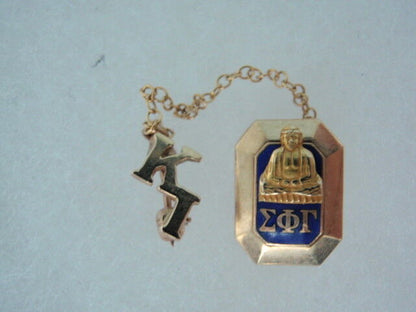 USA FRATERNITY PIN SIGMA PHI GAMMA. MADE IN GOLD. NAMED.  47