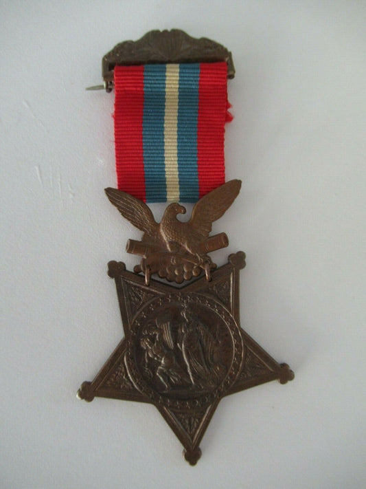 美国卫生部陆军奖章。类型 2. 未命名。带有制造商的名称。原来的！ VE