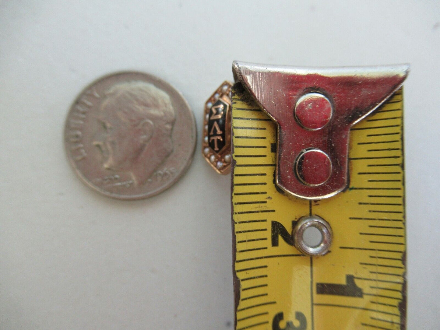 USA FRATERNITY PIN SIGMA LAMBDA TAU. MADE IN GOLD. NAMED. NUMBERED. 71