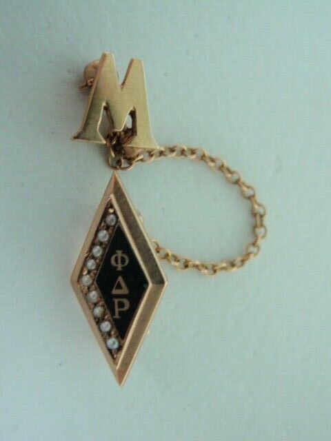 USA FRATERNITY PIN PHI DELTA RHO. MADE IN GOLD 10K. NAMED. RARE! 497
