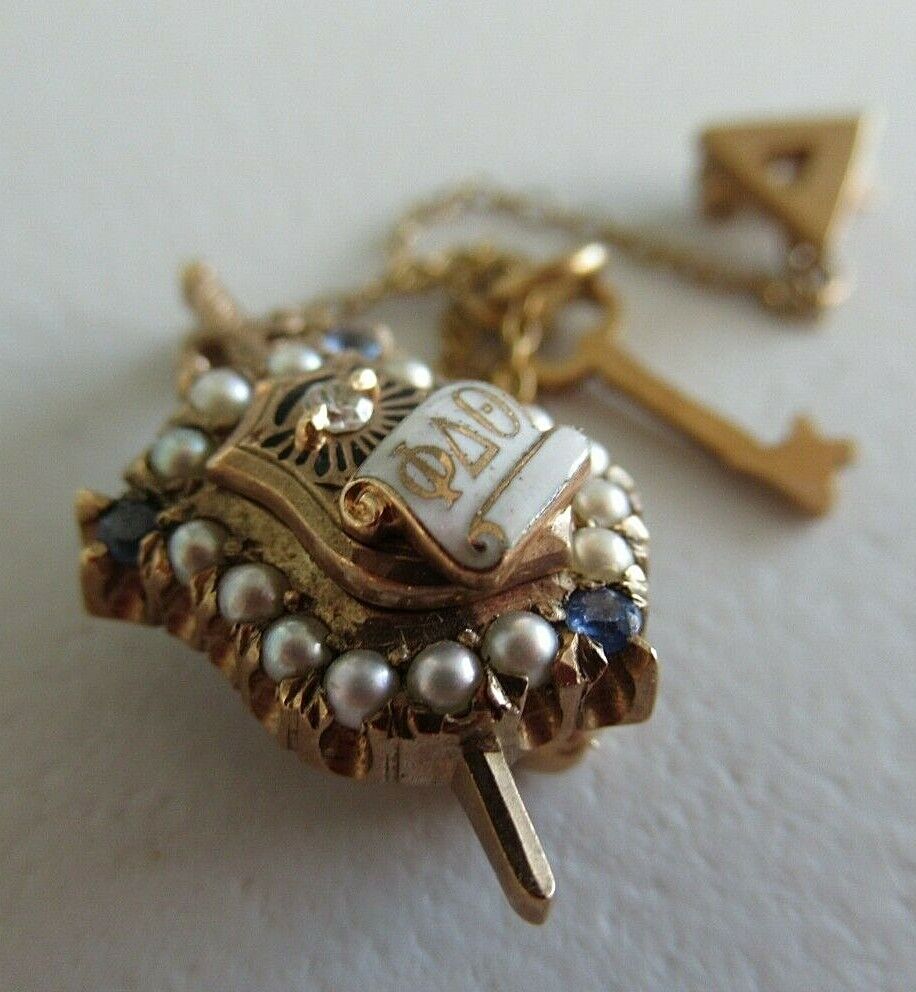 USA FRATERNITY PIN PHI DELTA THETA. IN GOLD! NAMED. #97. SAPHIRS & DIA