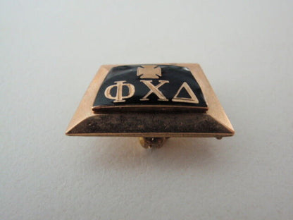 USA FRATERNITY PIN PHI CHI DELTA. MADE IN GOLD. 1940. NAMED. 325