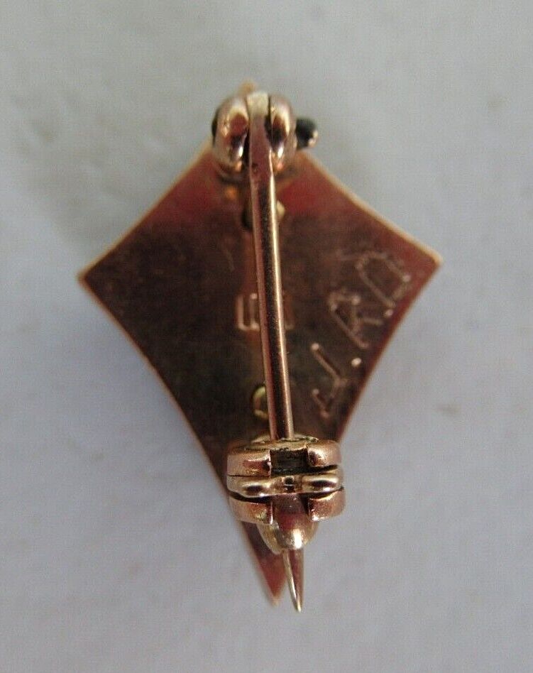 USA FRATERNITY PIN PHI DELTA ZETA. MADE IN GOLD 10K. DIAMOND! NAMED. 1