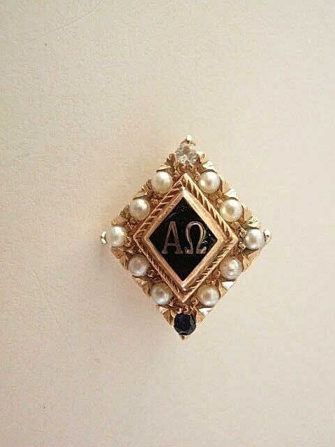 USA FRATERNITY PIN ALPHA OMEGA. MADE IN GOLD 4.33G DIAMOND & SAPPHIRE.