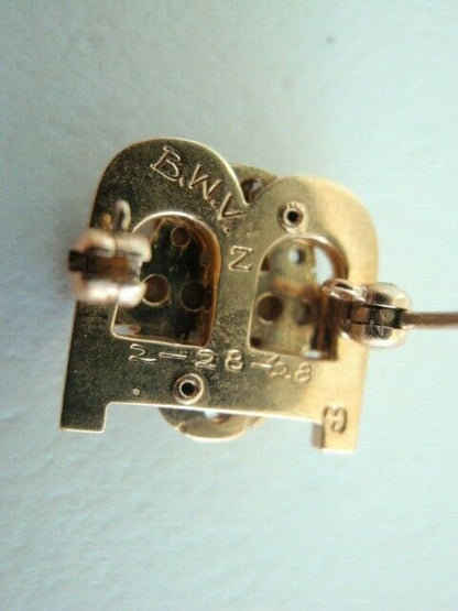 USA FRATERNITY PIN PHI BETA. MADE IN GOLD. NAMED AND DATED 1928. RARE!
