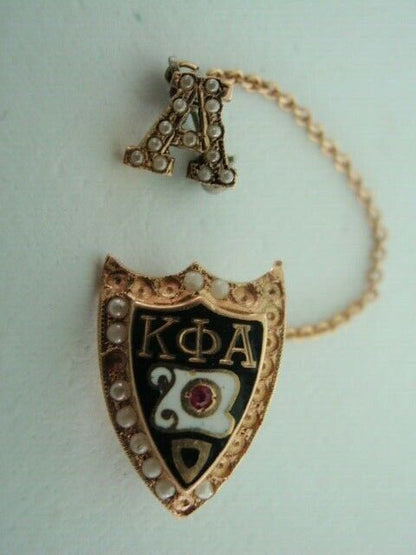 USA FRATERNITY PIN KAPPA PHI ALPHA. MADE IN GOLD. NAMED. DATED 1930 .