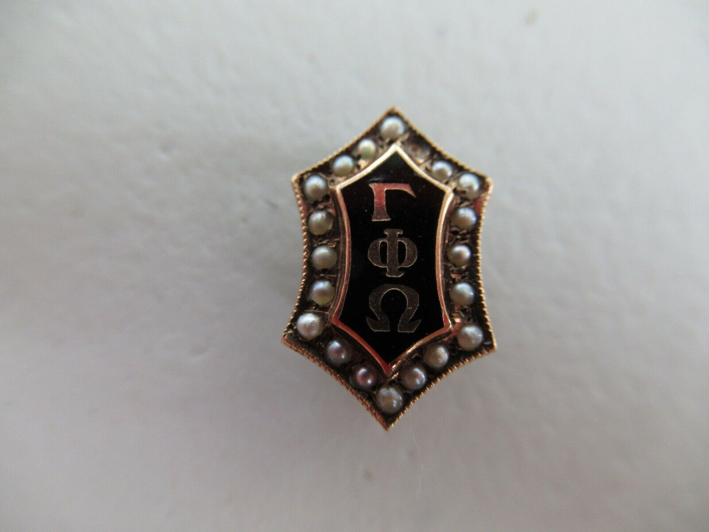 USA FRATERNITY PIN GAMMA PHI OMEGA. MADE IN GOLD. NAMED. MARKED. 769