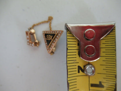 USA FRATERNITY PIN SIGMA THETA CHI. MADE IN GOLD 14K. NAMED. MARKED. 1