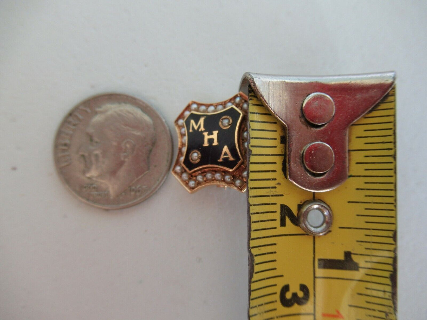 USA FRATERNITY PIN MU ETA ALPHA. MADE IN GOLD. NAMED. MARKED. 825