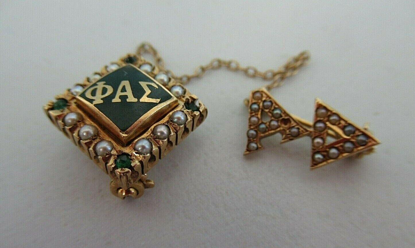 USA FRATERNITY PIN PHI ALPHA SIGMA. MADE IN GOLD 14K. RUBIES. MARKED.