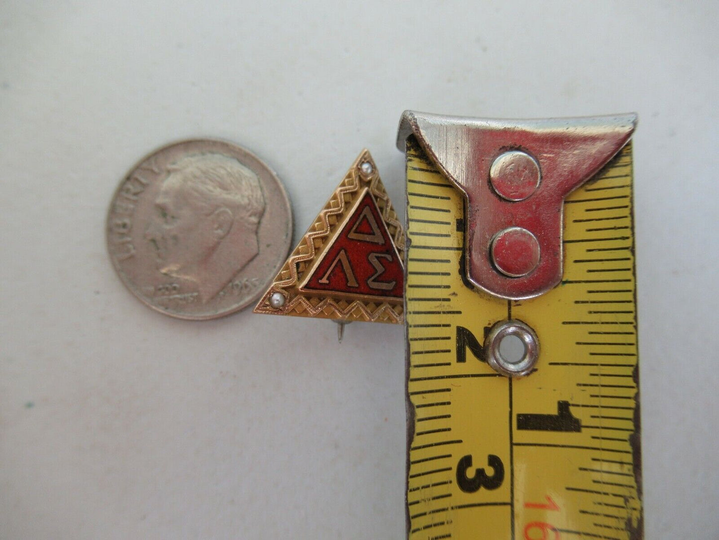 美国兄弟会 PIN Delta Lambda Sigma。黄金制造。命名。第853章