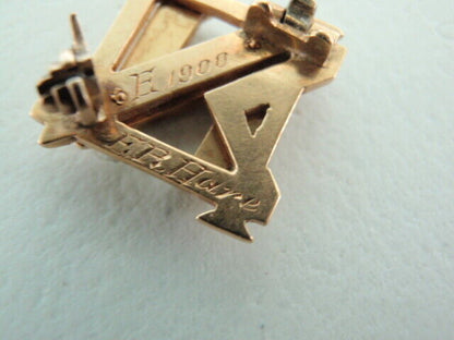 USA FRATERNITY PIN NU SIGMA NU. MADE IN GOLD. DATED 1900. NAMED. RARE!