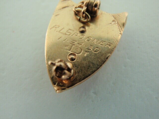 USA FRATERNITY PIN KAPPA PHI ALPHA. MADE IN GOLD. NAMED. DATED 1930 .