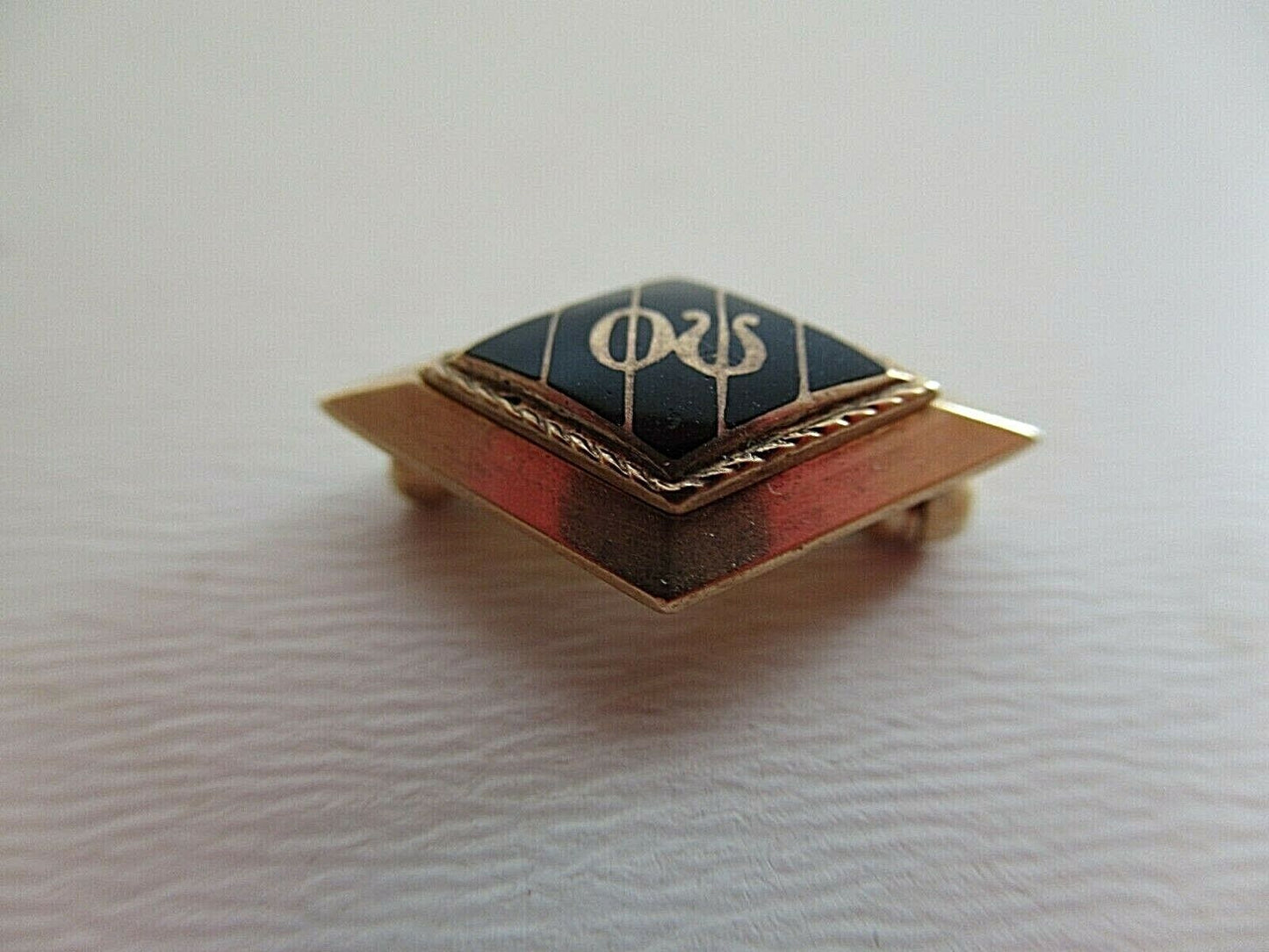 USA FRATERNITY PIN PHI PSI. MADE IN GOLD. 1939. NAMED, 1300