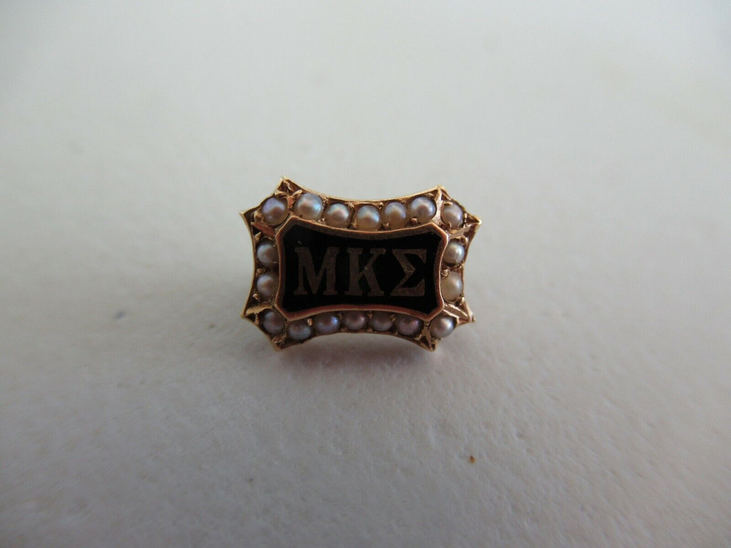 美国兄弟会 PIN MU KAPPA SIGMA。 14K 金制成。已标记。 829