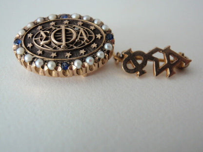 USA FRATERNITY PIN PHI SIGMA ALPHA. MADE IN GOLD. SAPPHIRES & PEARLS.