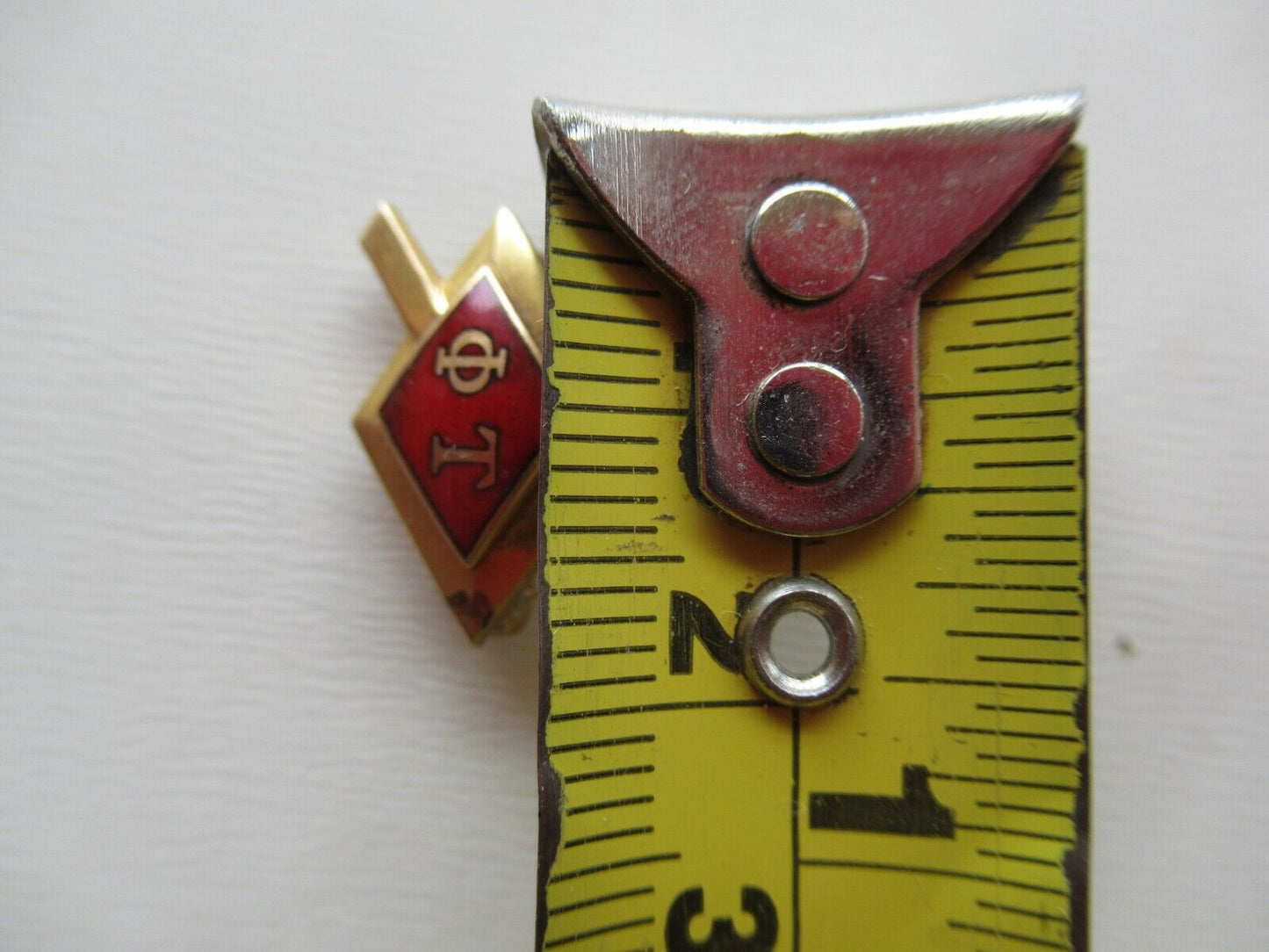 USA FRATERNITY PIN PHI TAU. MADE IN GOLD. 1954. NAMED. MARKED. 1299