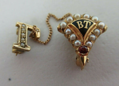 USA FRATERNITY PIN BETA TAU. MADE IN GOLD 14K. NAMED. MARKED. 1704