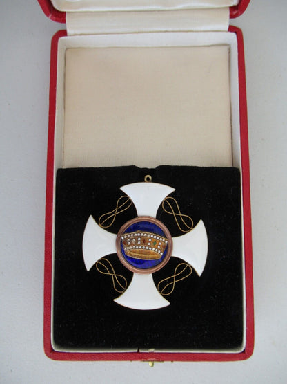 ITALY ORDER OF THE CROWN COMMANDER NECK BADGE. MADE IN GOLD! BOXED. RA