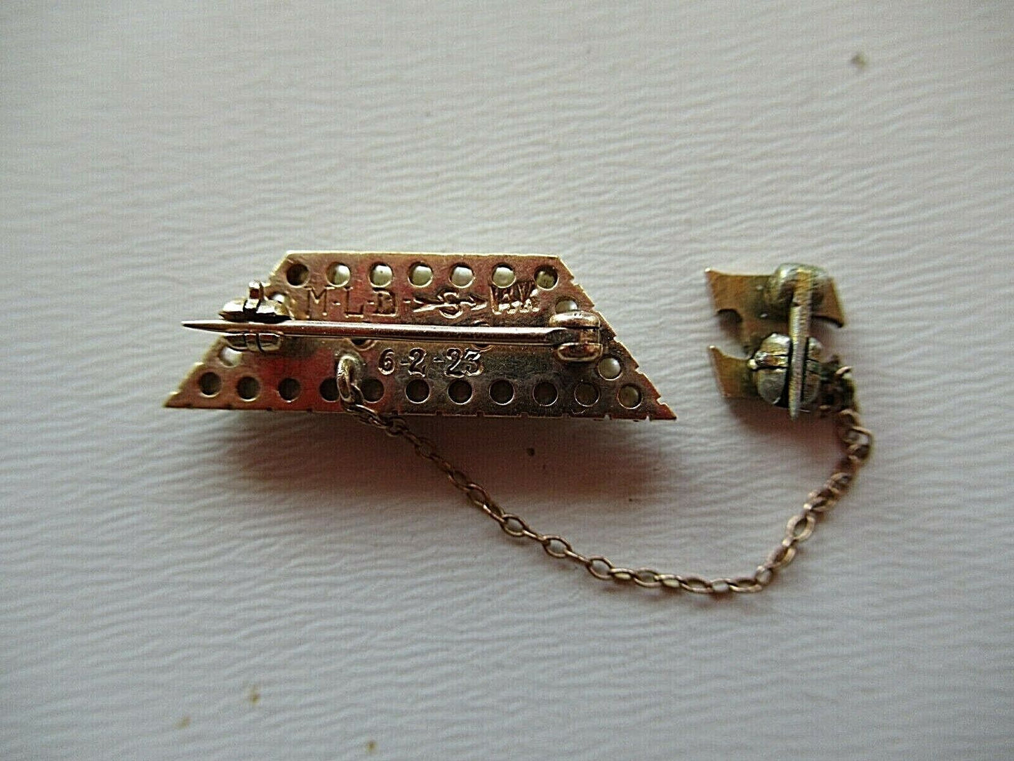 USA FRATERNITY PIN LAMBDA TAU DELTA. MADE IN GOLD. 1923. NAMED. MARKED