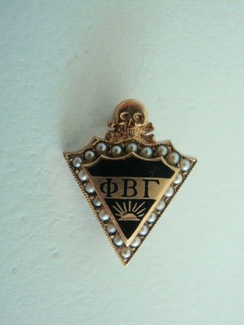 USA FRATERNITY PIN PHI BETA GAMMA. MADE IN GOLD. NAMED. NUMBERED. RARE