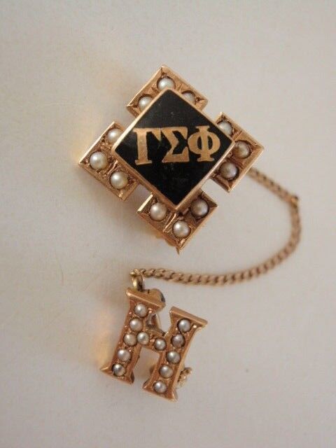 USA FRATERNITY PIN GAMMA SIGMA PHI. MADE IN GOLD 14K. #175! NAMED. 294