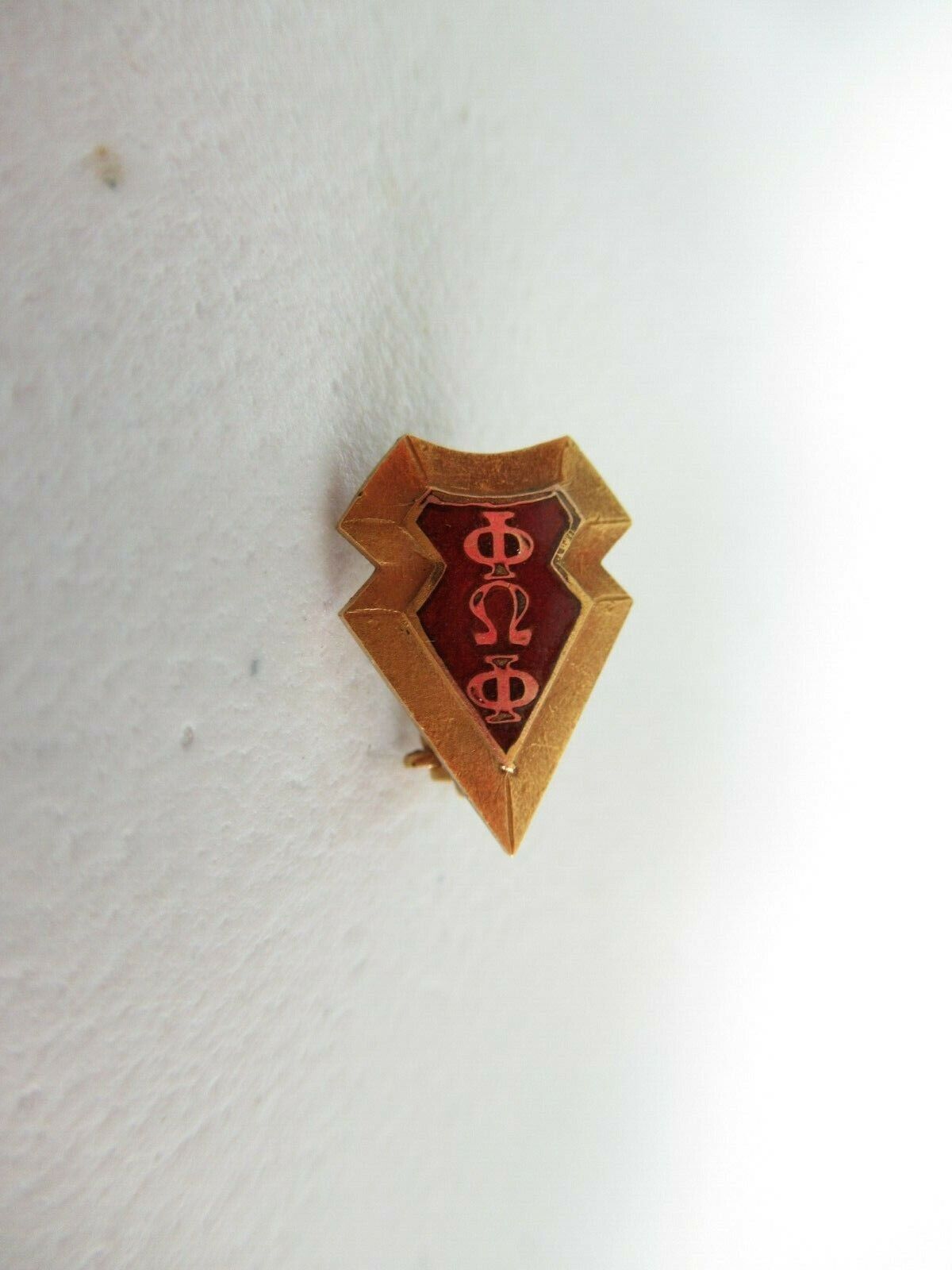 USA FRATERNITY PIN PHI OMEGA PHI. MADE IN GOLD. NAMED. 896