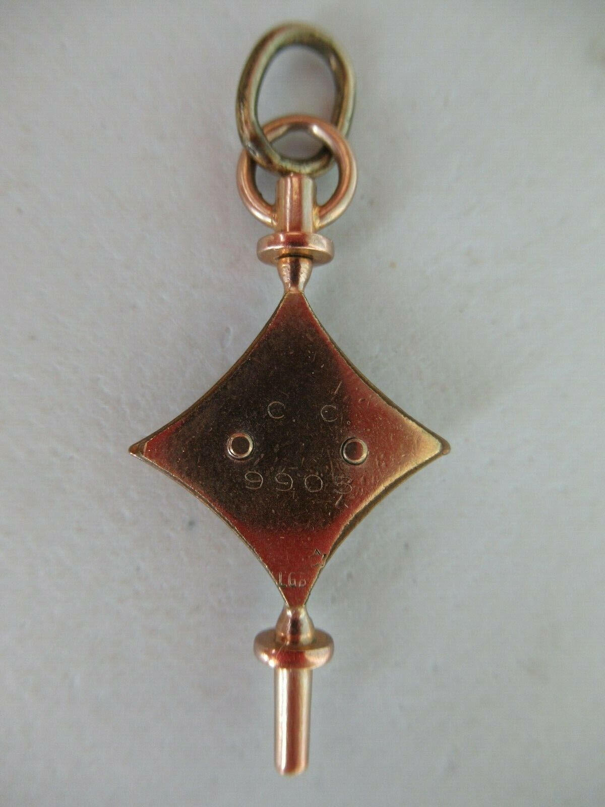 USA FRATERNITY PIN KEY SIGMA DELTA CHI. MADE IN GOLD. NAMED. NUMBERED/