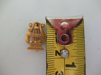 USA FRATERNITY PIN DELTA OMICRON. MADE IN GOLD 14K. MARKED. 1361