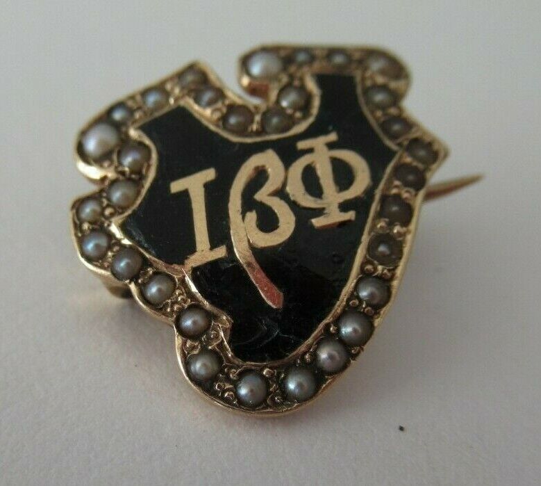 美国兄弟会 PIN IONA BETA PHI。 14K 金制成。 1904.命名。伽玛