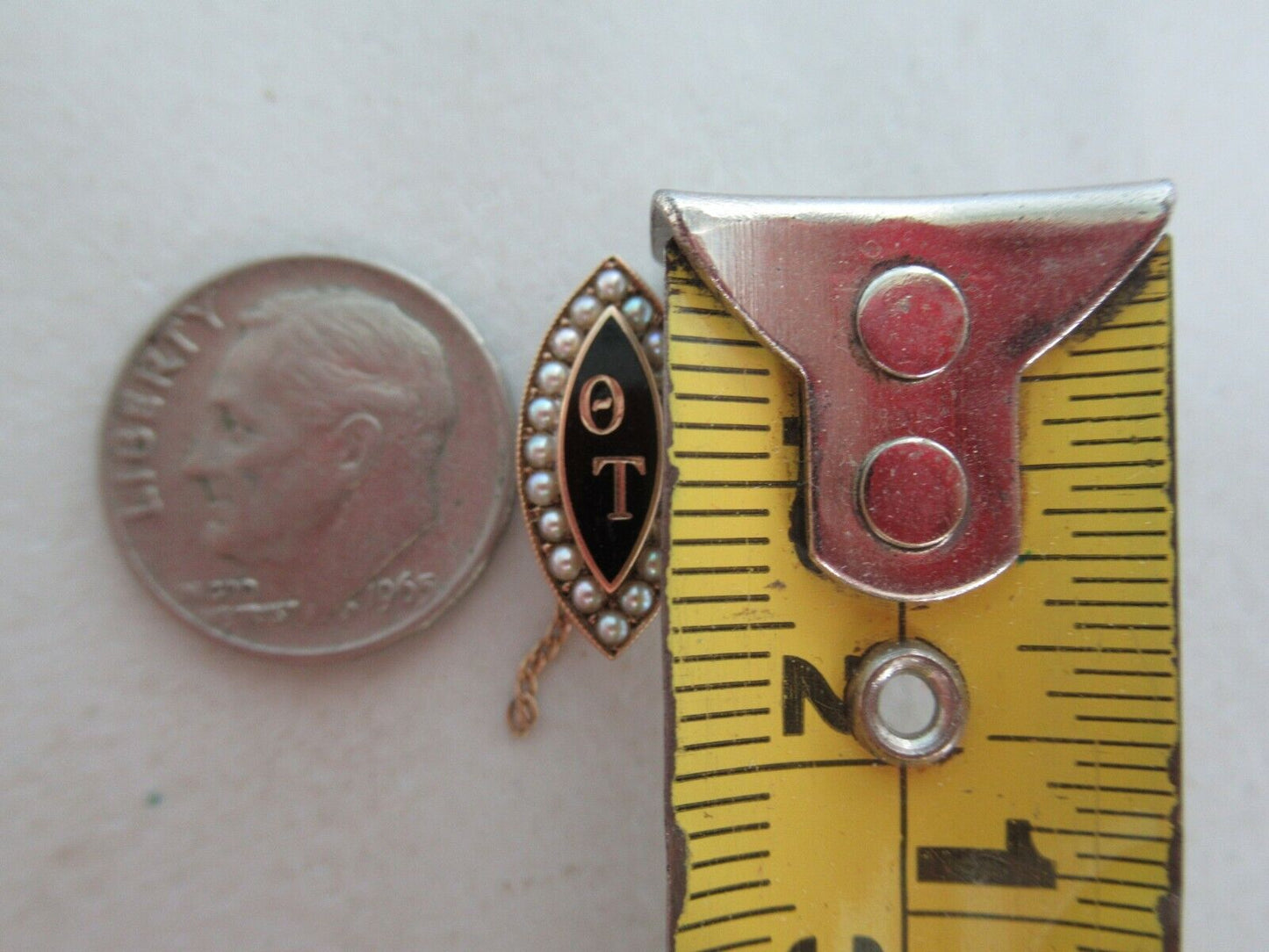 USA FRATERNITY PIN THETA TAU. MADE IN GOLD. NAMED. PI. 1058