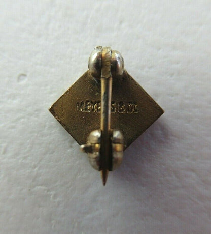 USA FRATERNITY PIN SIGMA DELTA MU. MADE IN GOLD. MARKED. 1541