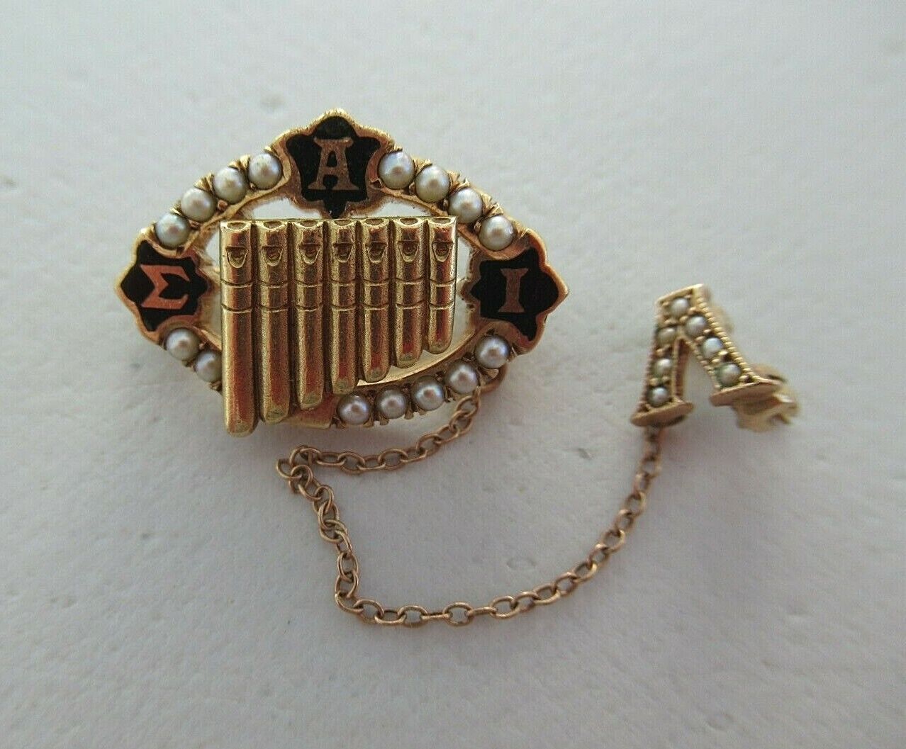 USA FRATERNITY PIN SIGMA ALPHA IONA. MADE IN GOLD. NAMED. 1570