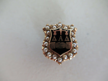 USA FRATERNITY PIN DELTA ALPHA DELTA. MADE IN GOLD 10K. NAMED. MARKED.
