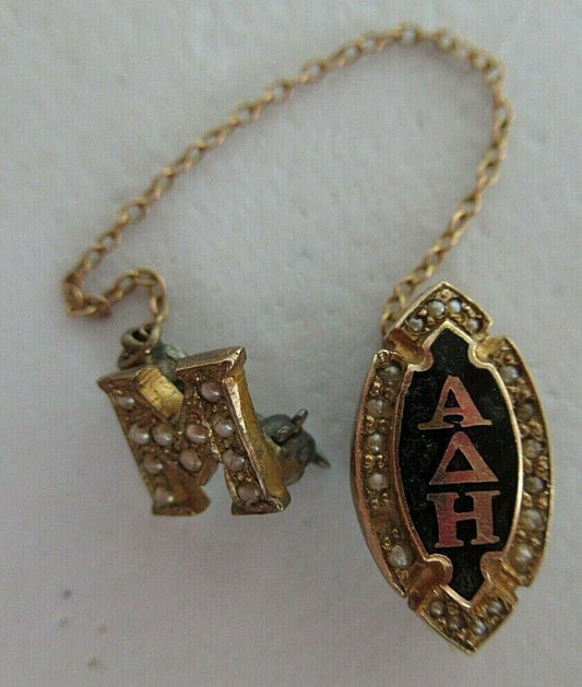 USA FRATERNITY PIN ALPHA DELTA ETA. MADE IN GOLD 10K. 1420