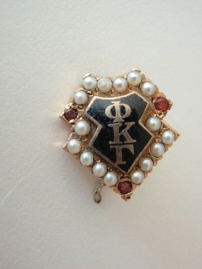 USA FRATERNITY PIN PHI KAPPA GAMMA. MADE IN GOLD. PEARLS, RUBIES. NAME