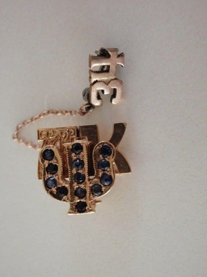 USA FRATERNITY PIN ALPHA KAPPA PSI. MADE IN GOLD. SAPPHIRES. 1928. NAM