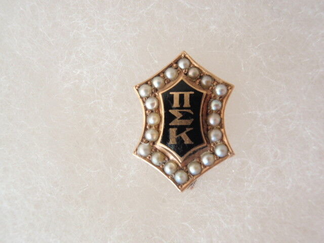 USA FRATERNITY PI SIGMA KAPPA. MADE IN GOLD. PEARLS.1922. NAMED. 132