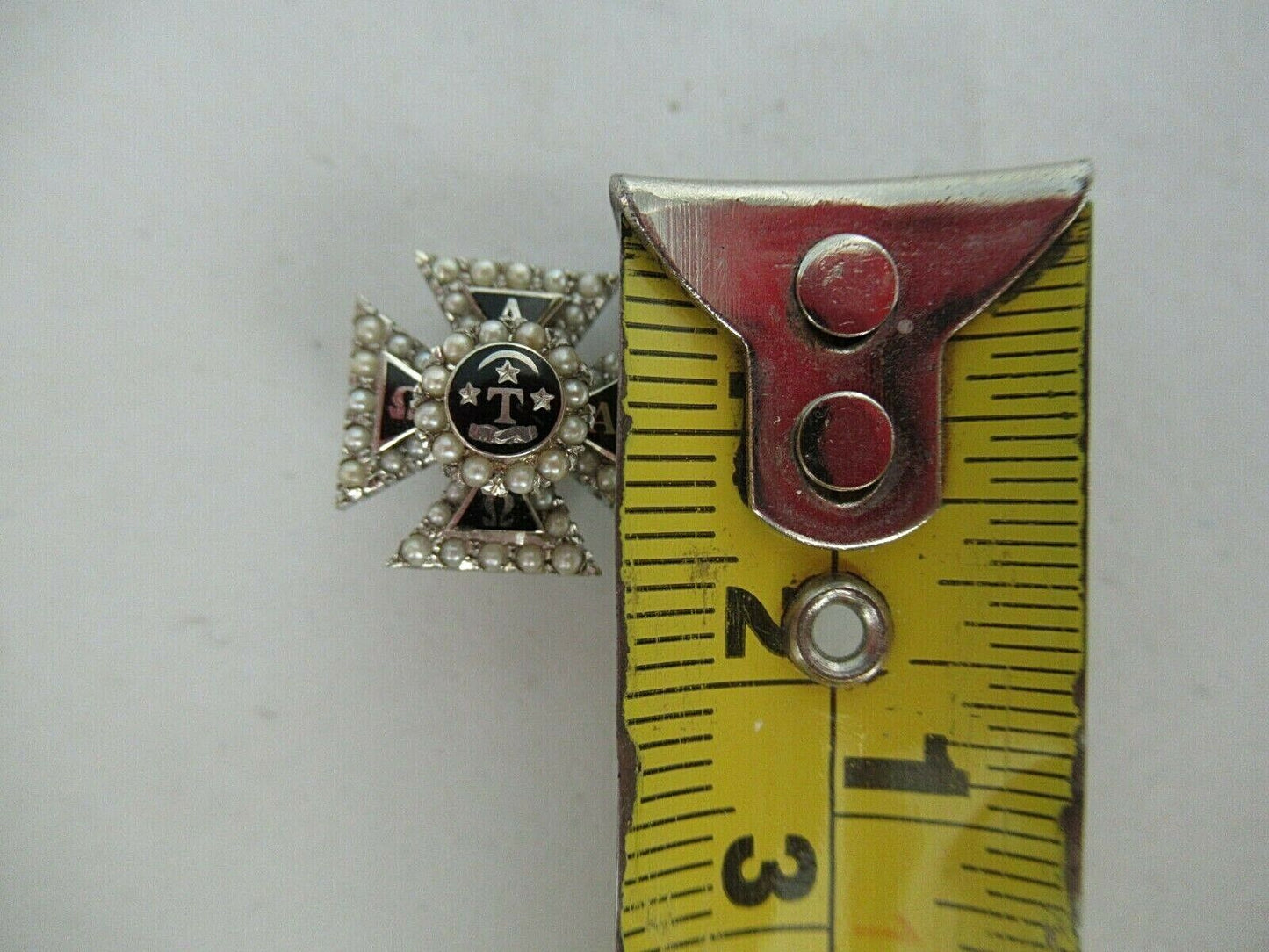 美国兄弟会 PIN ALPHA TAU OMEGA。黄金制造，5.72GR。第1737章