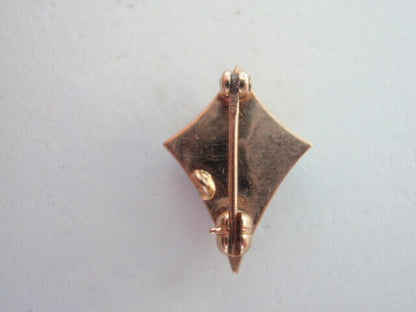 USA FRATERNITY PIN TAU BETA CHI DELTA. MADE IN GOLD 10K. PEARLS. MARKE