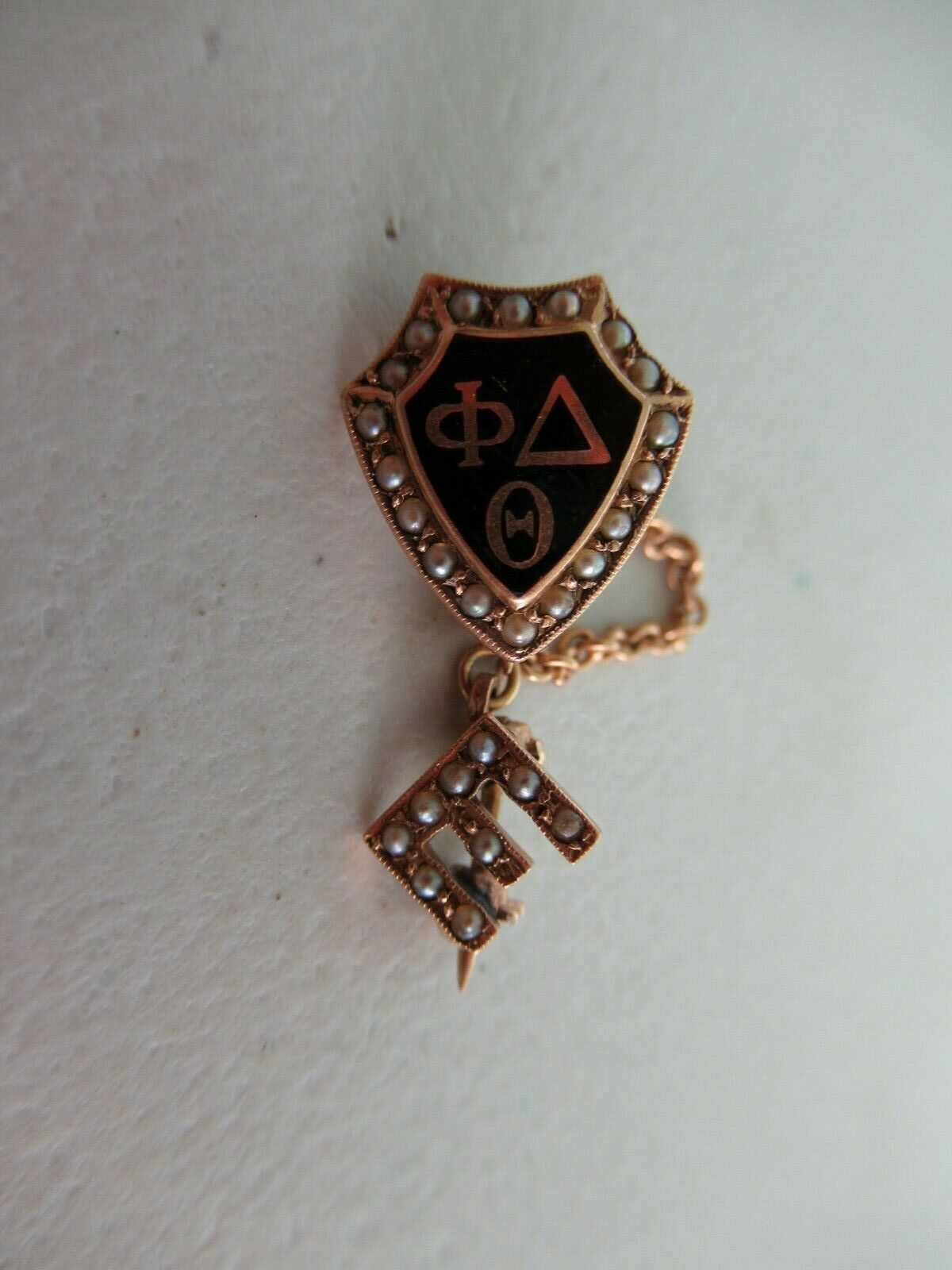 USA FRATERNITY PIN PHI DELTA THETA. MADE IN GOLD 10K. 886