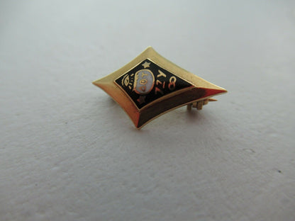 USA FRATERNITY PIN DELTA THETA TAU. MADE IN GOLD 14K. NAMED. MARKED. 1