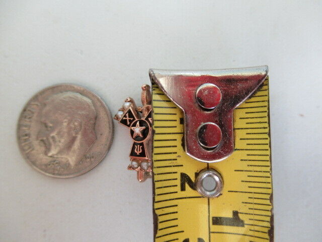 USA FRATERNITY PIN CHI SIGMA PSI. MADE IN GOLD. 747