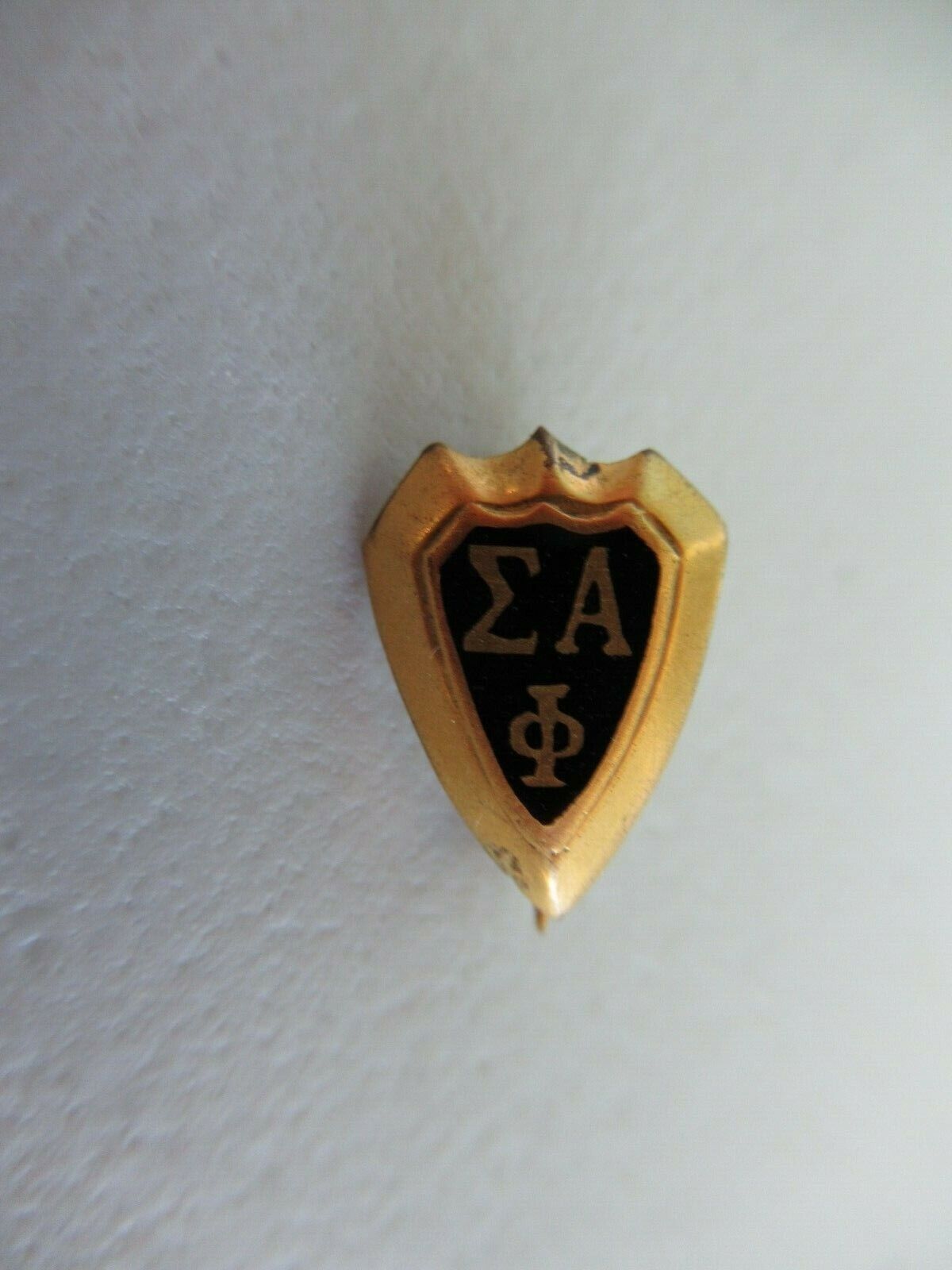 USA FRATERNITY PIN SIGMA ALPHA PHI. MADE IN GOLD. 941